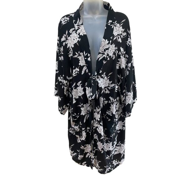 Spiritual Gangster Black & White Floral Kimono Cardigan OS Lightweight 100% Rayo - Picture 2 of 9
